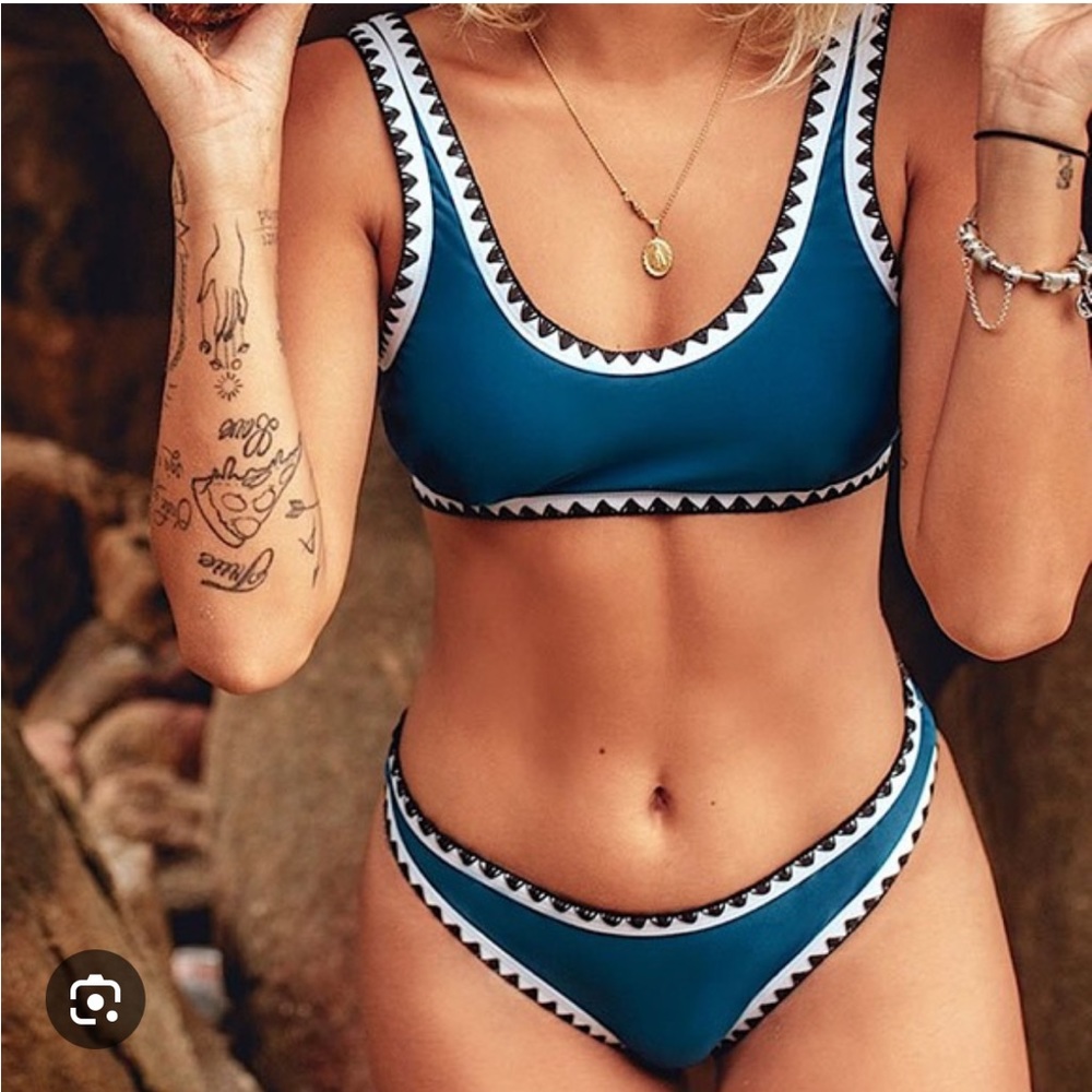 Cupshe Sporty Blue and Black Crochet Bikini - M